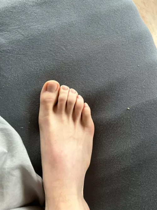 Male feet 😉 by pervert77777