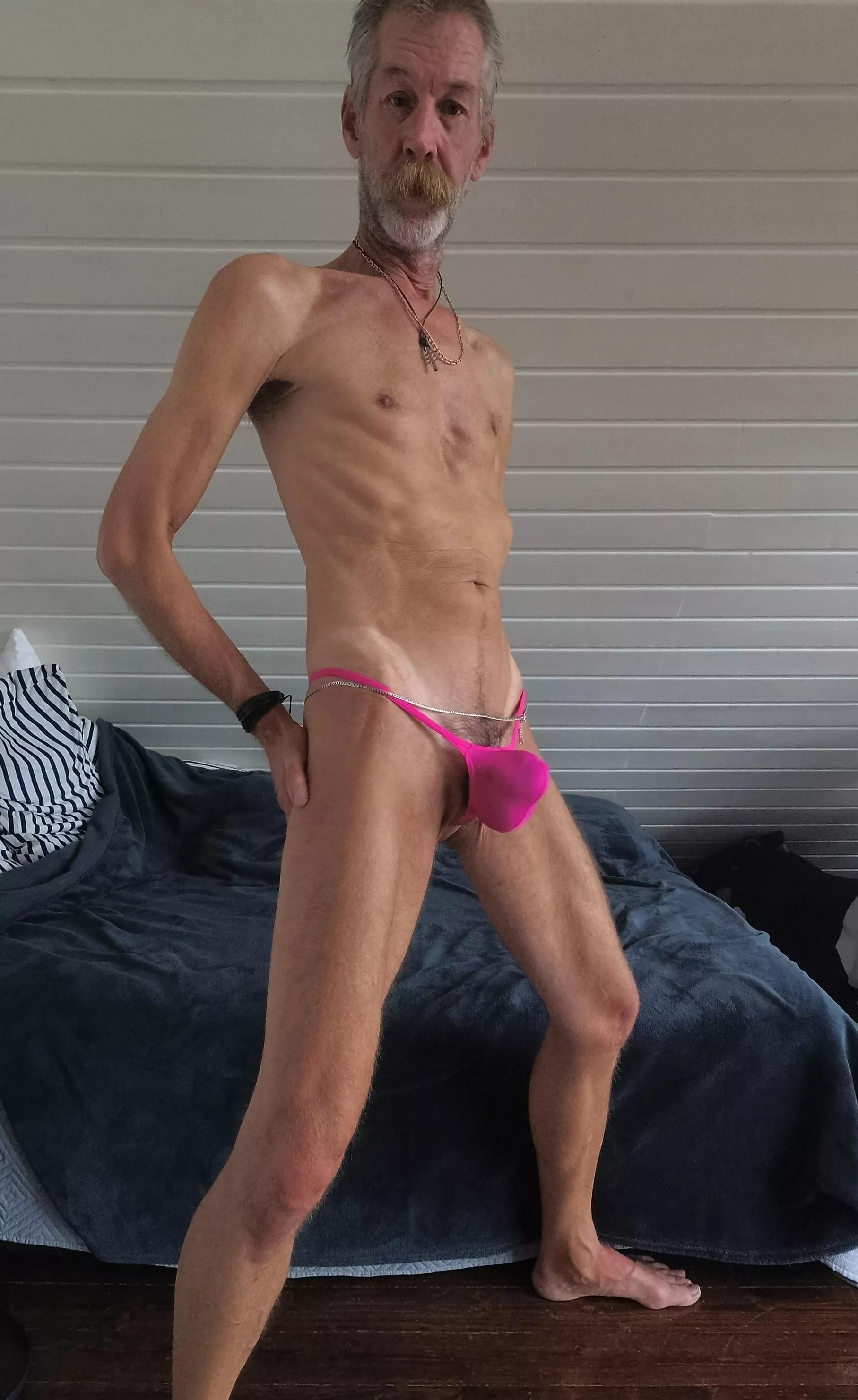 Me in tiby pink bulge thong posted by pit_et