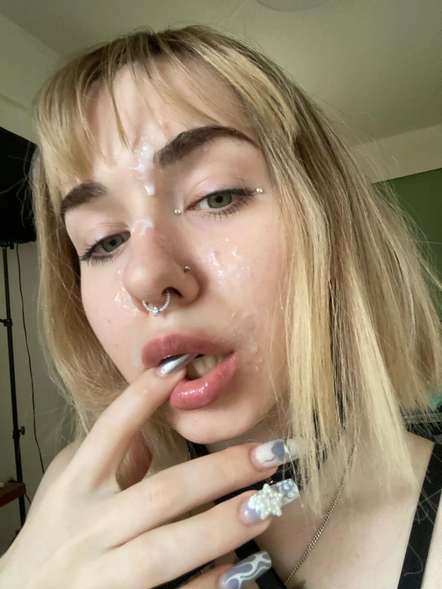 Reward on my face for morning rough blowjob posted by keysipurple