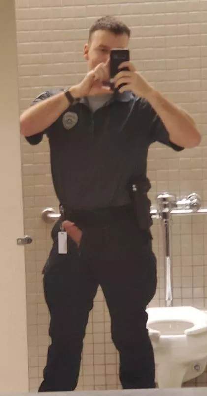 Sneaky work pic posted by Dreww1993_