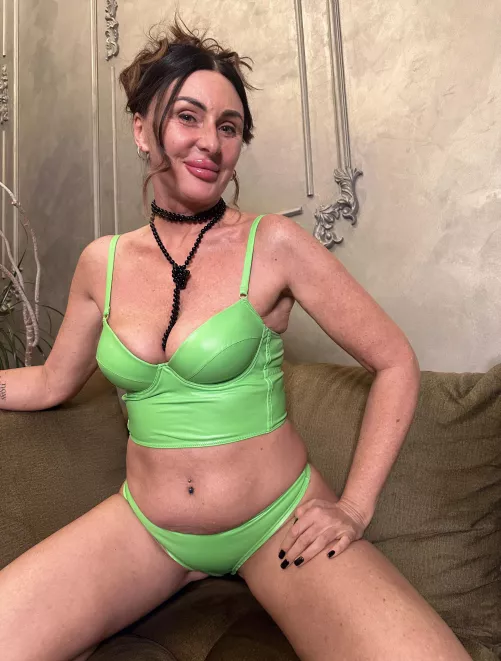 So comfortable and such a pretty color by adveee