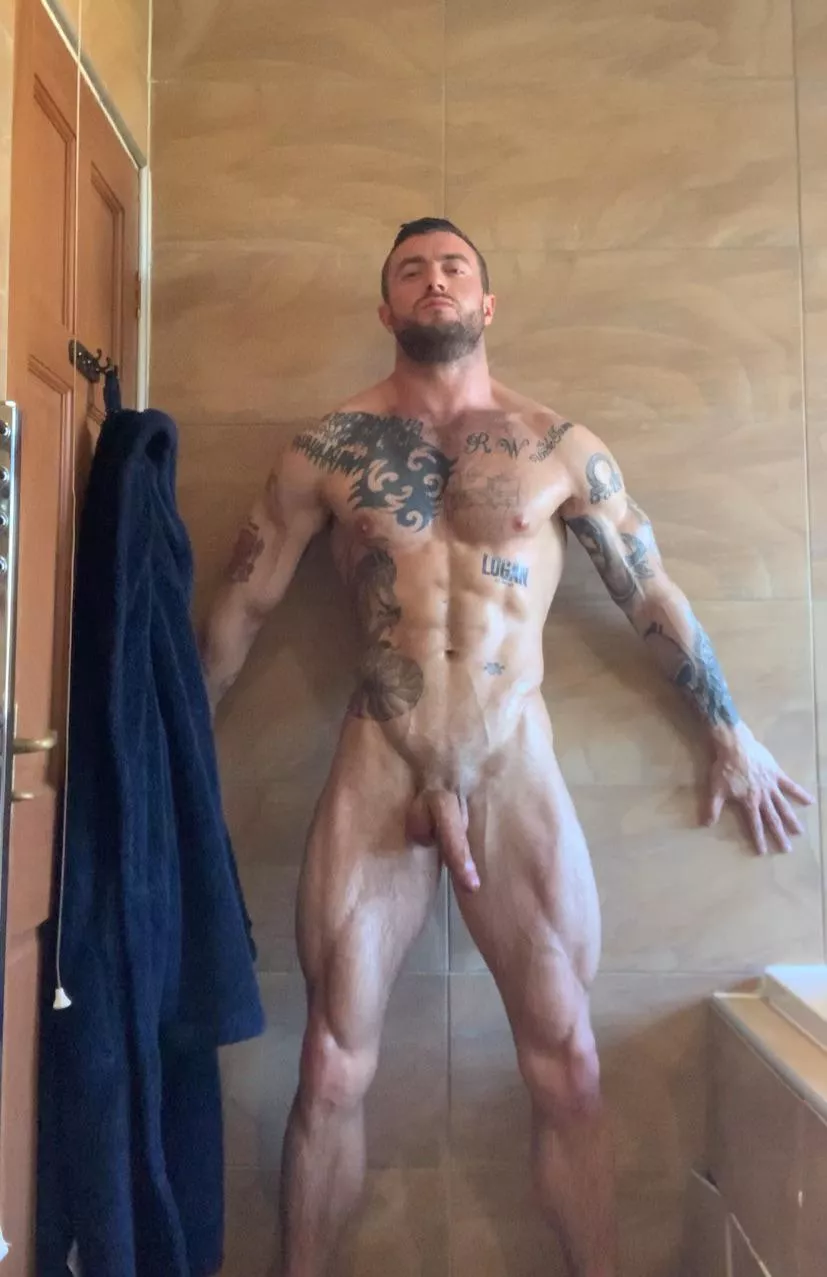 Spread em 😏 posted by James567326