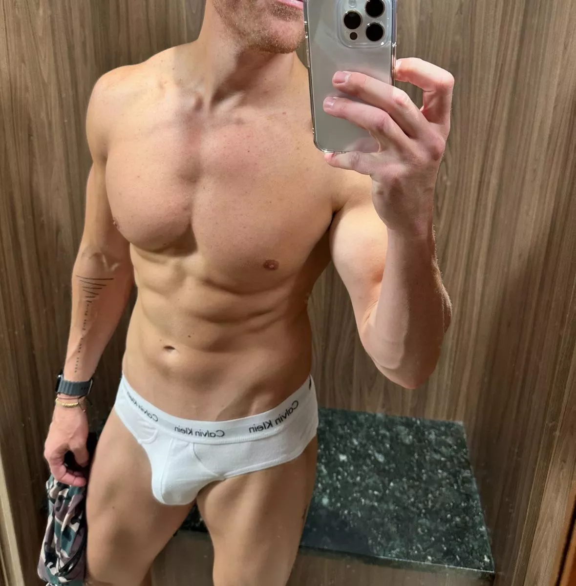 Sweaty undies >>> posted by ajock4