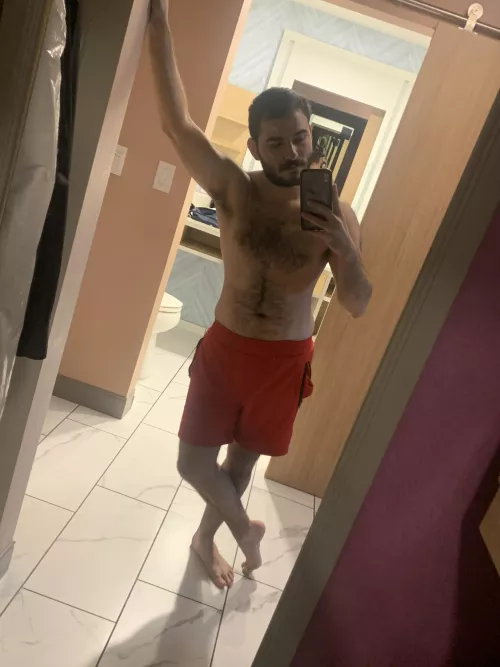 Throwback to a couple of weeks ago when I was at a hotel for a friend’s wedding and could not stop taking pics with this mirror 😌 by nerdyotter239