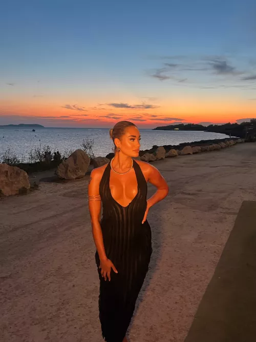 Would you ask me out if we met in public? by WorldlinessOk7796