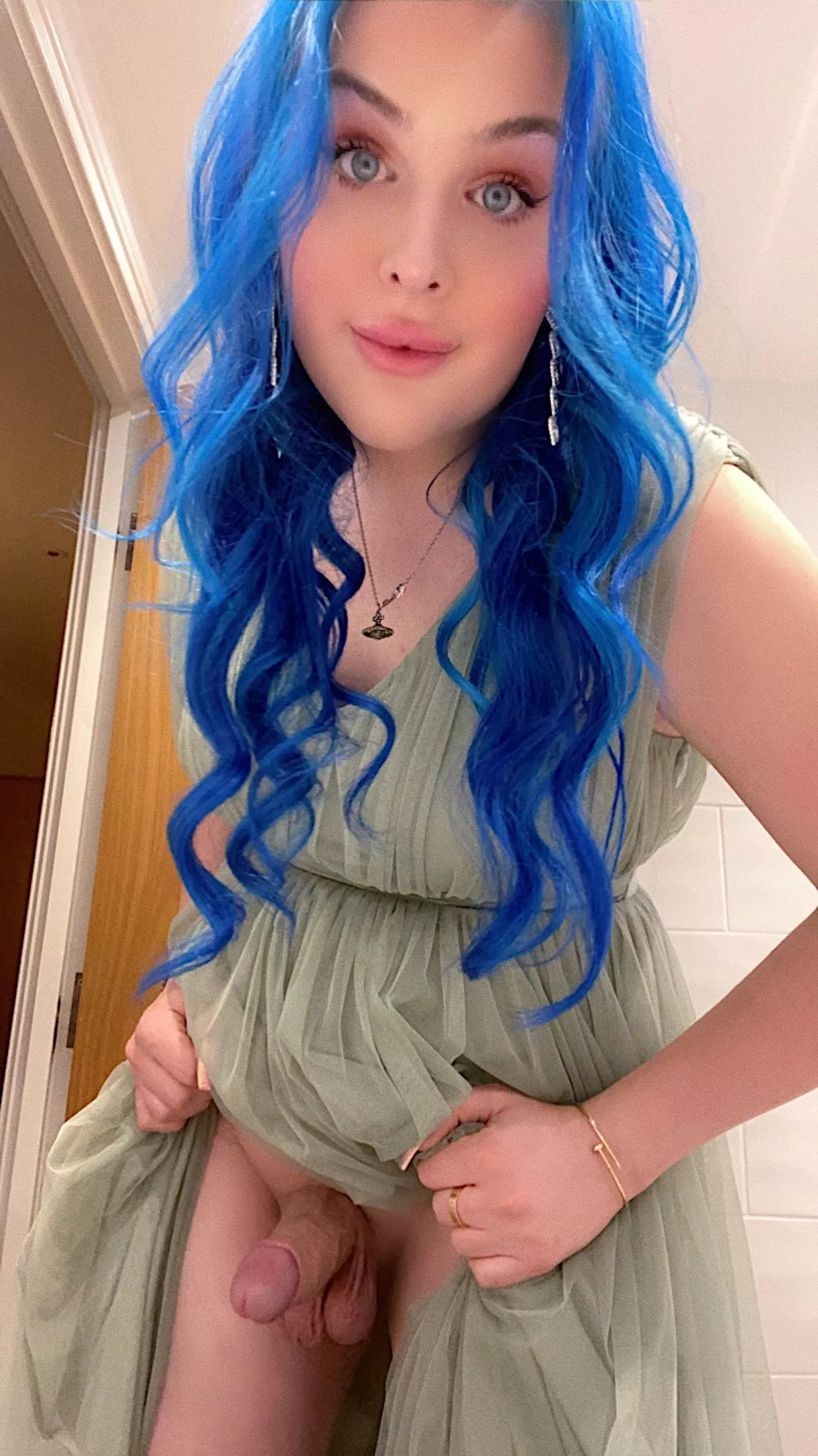 Would you my blow my bridesmaid dick at the wedding ? posted by Princessarits