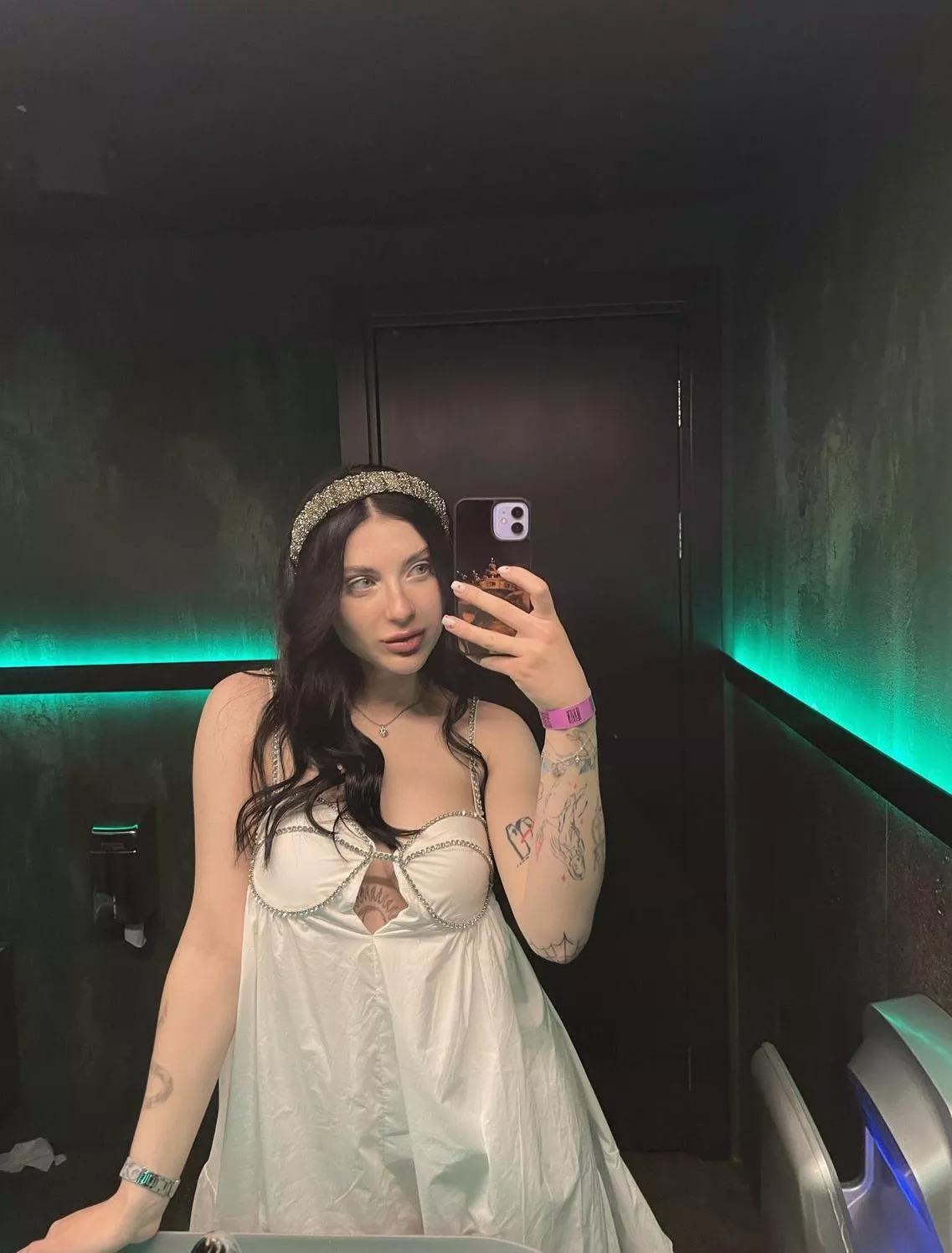 You can't own me physically until you own me emotionally posted by Jobevn