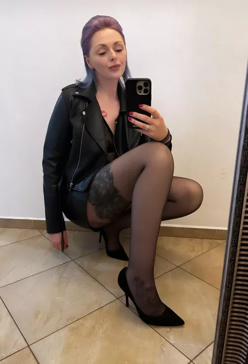 Classic black stiletto by theinkedsiren1