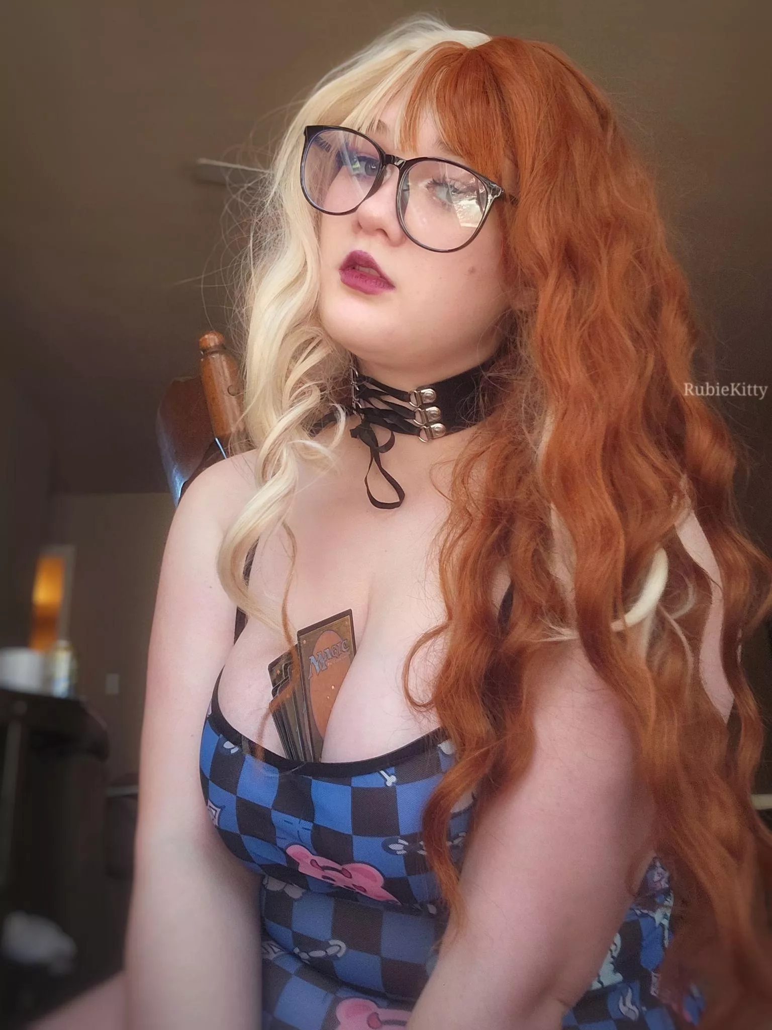 [F] If I hold your hand like this does that mean I get to hold your real hand😉 posted by RubieKitty