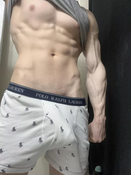 flexing this polo bulge ;) by RobertDeitz