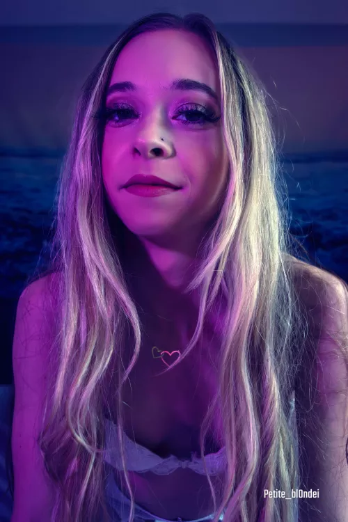 Get Closer by petite_bl0nde