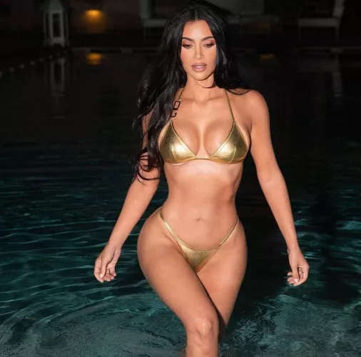 Golden body by NoNeedForSecrets