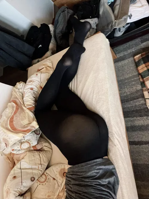 Good morningg 🥱 by nylon_rose