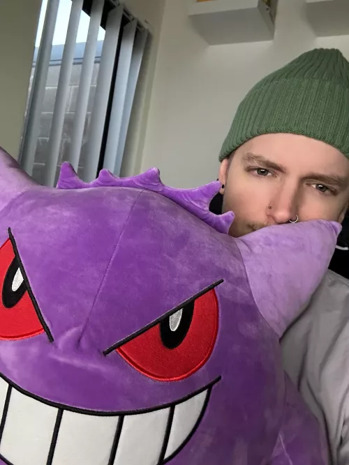 He gives the best hugs 👻💜 by SteviiBoiii