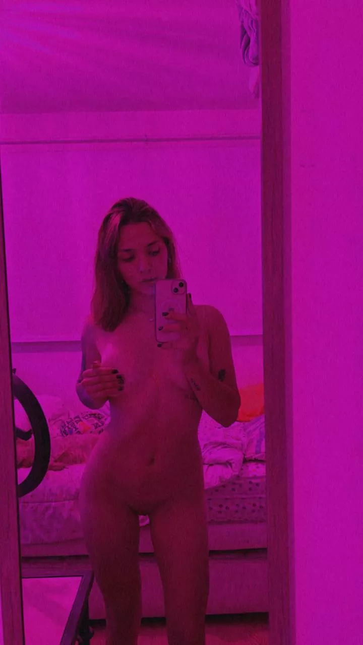 Hope this selfie makes your dick rise 😘 posted by MapConfident476