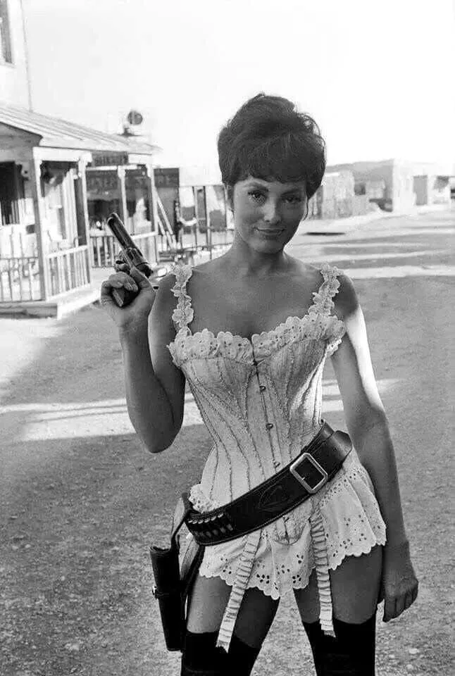 if Calamity Jane was a pinup? posted by Eastsidekink