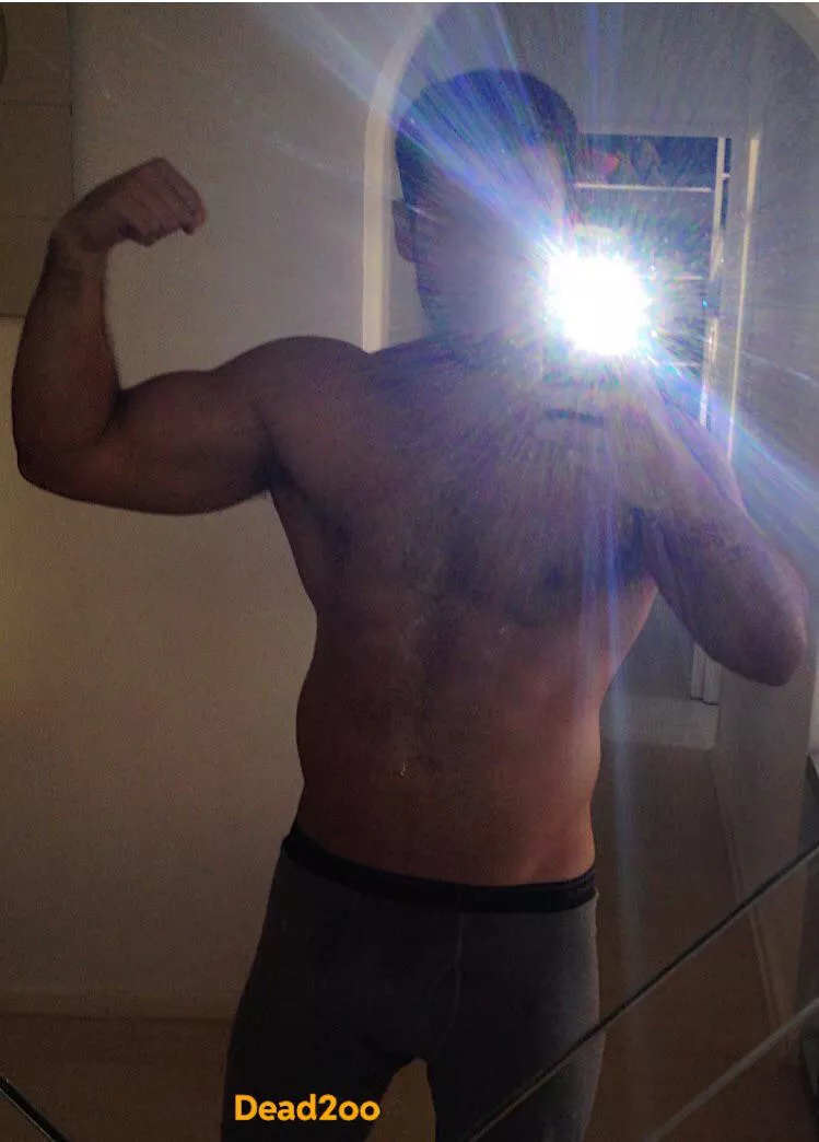 I'm still all sweaty, wanna workout with me? posted by Dead2oo