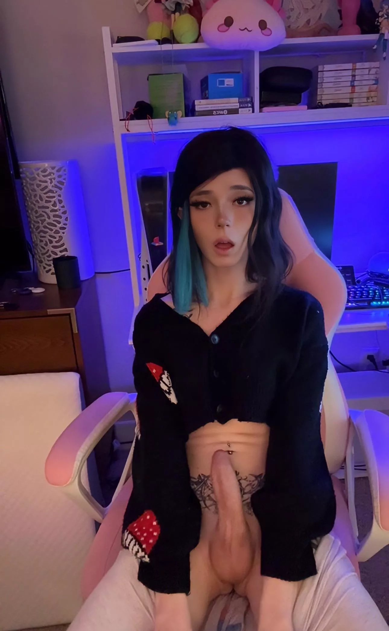 Is a lil surprise like this very appetizing? 😣🥺 I think it’s at least a little cute 🥰 posted by PuppyGirlX3