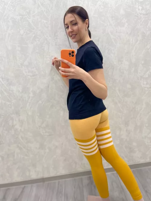 Is the rear view especially good in the mirror? 😉 by mariy_love