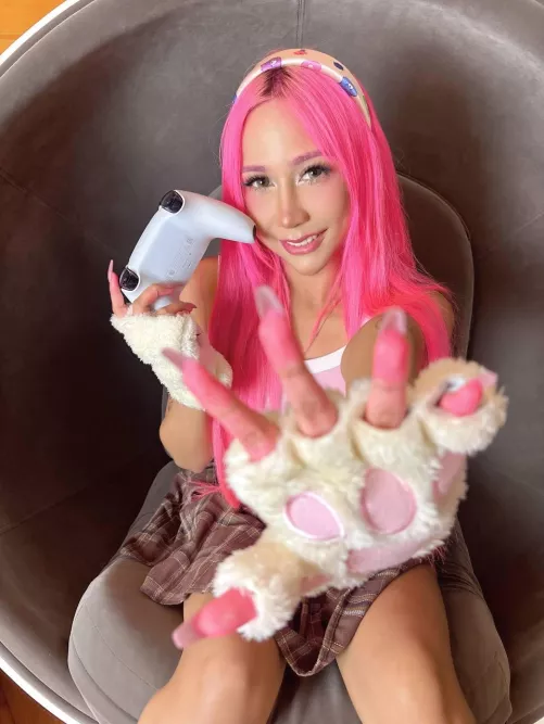 meow meow by Gioiakomal