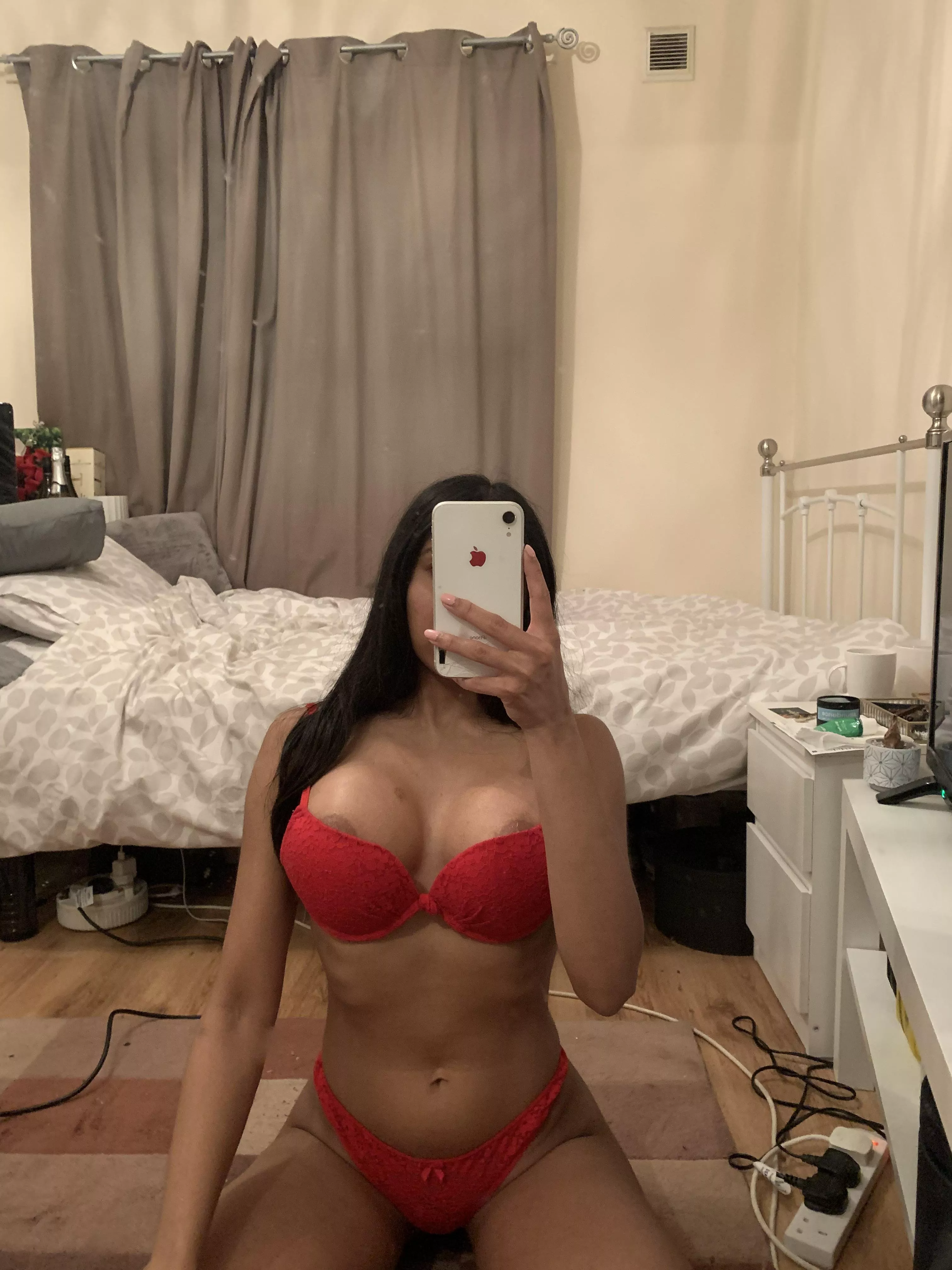 My neighbour doesn’t like skinny girls like me… posted by openTerrier