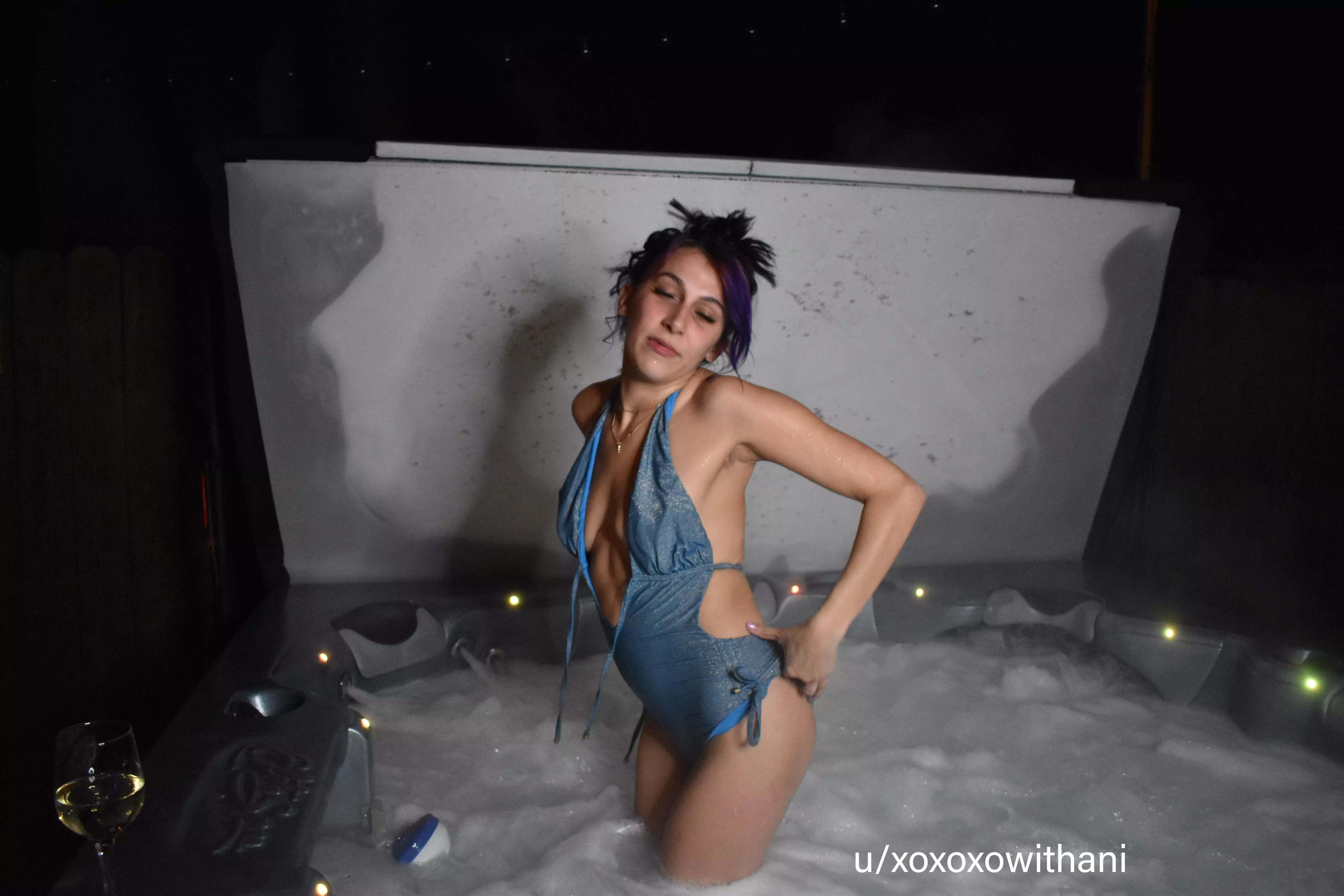 Ohhh hot tubs are so nice in winter time. [OC] [Self] 💜 posted by xoxoxowithani