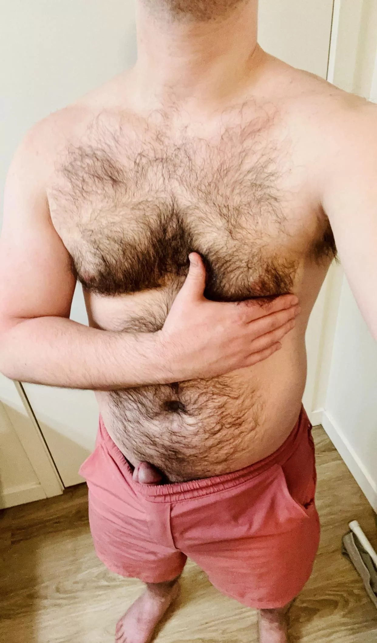 Peekin out posted by pnwguy100