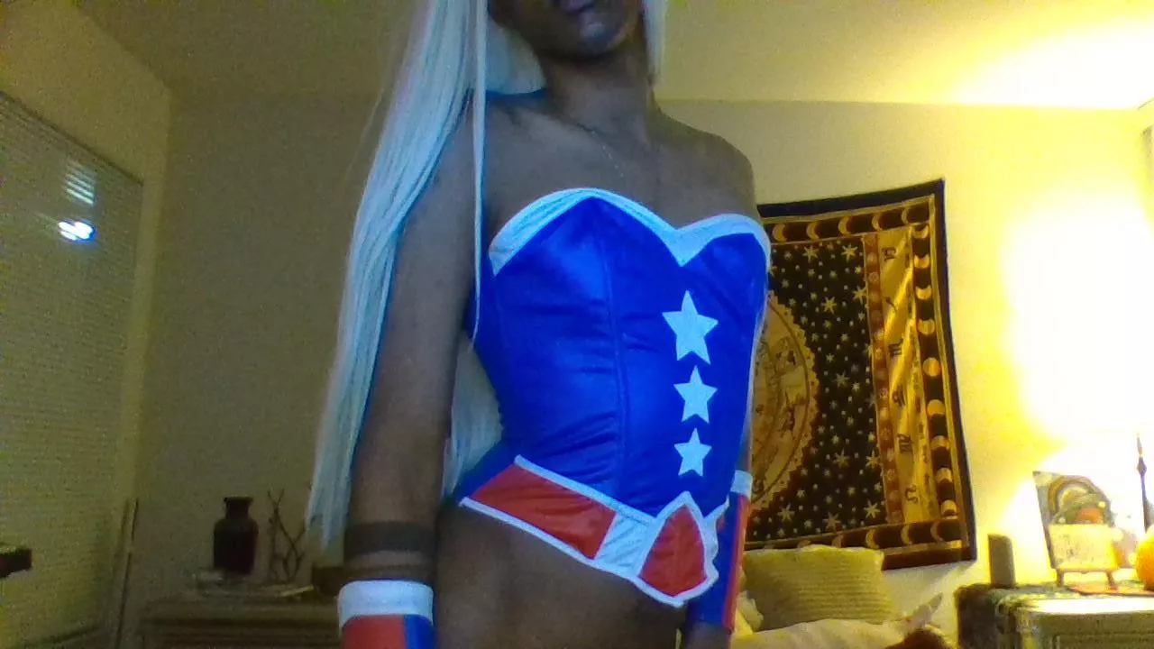 picture me being wonder women for you 🫣👅 posted by Trap-4-Lyfe