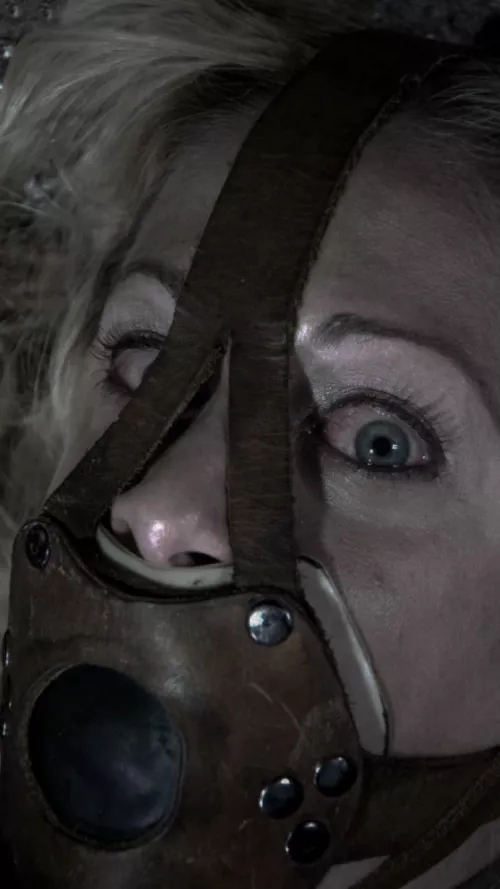 Pure fear.. by MonoGlover