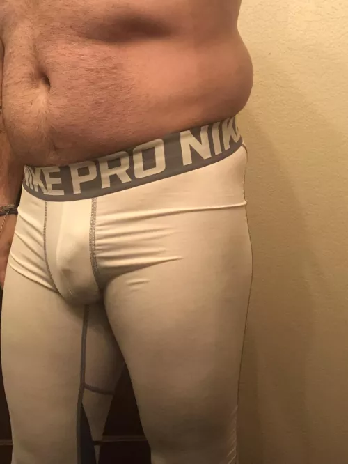 Tight by elis_bookofSecrets