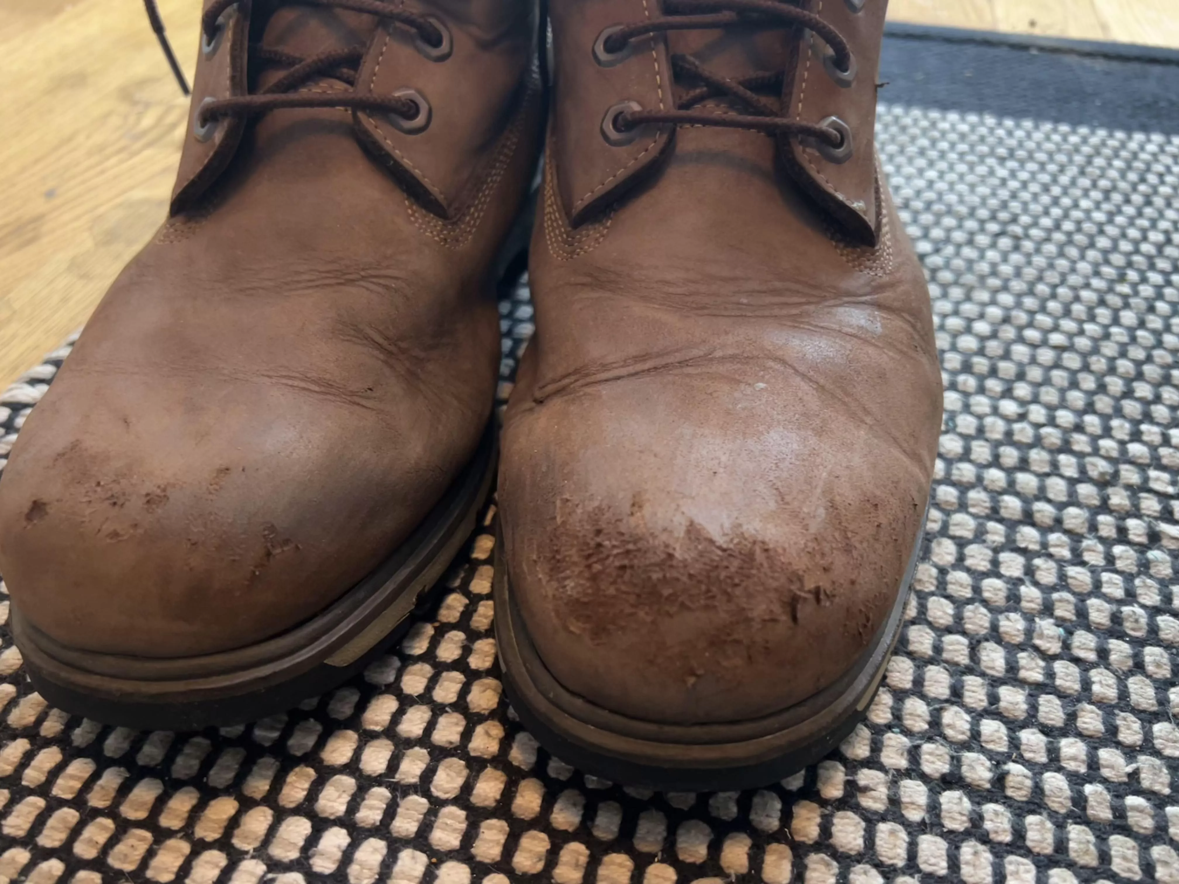 Timberland boots - Peeling/flaking damage posted by Hentho