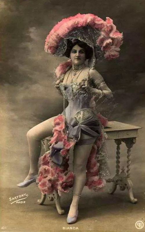 Too hot to handle by Eastsidekink