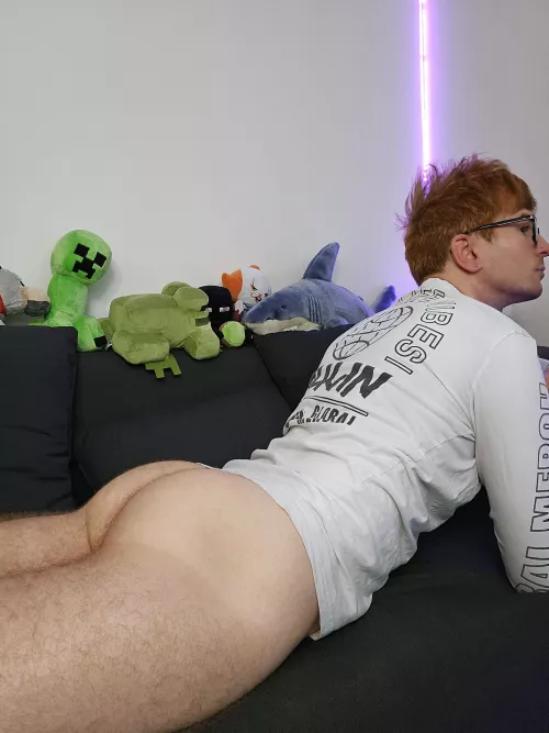 Touch the butt 🍑 by Pantsoffgamer