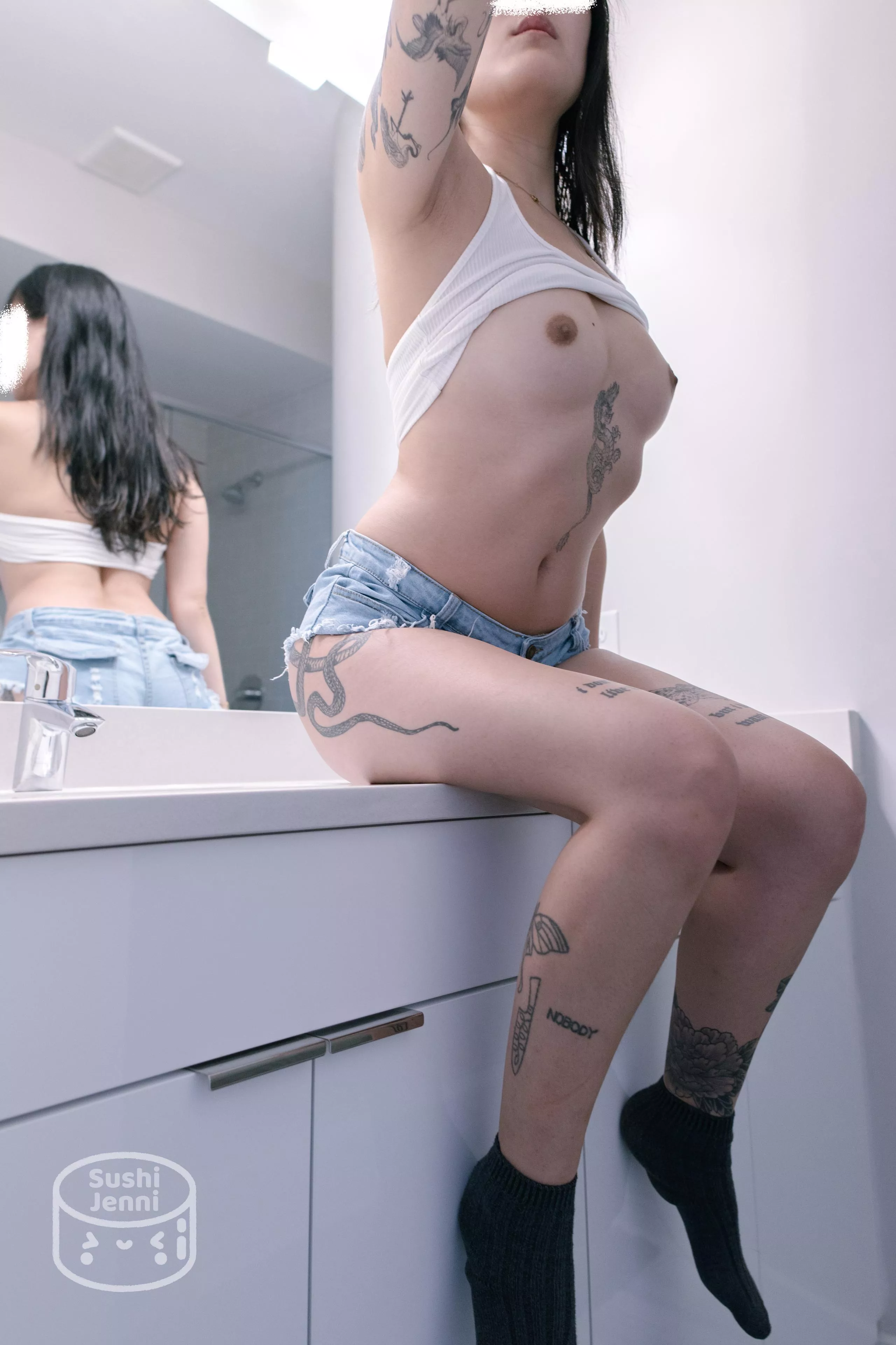 Trying to capture the perfect nudie for you posted by SushiJenni