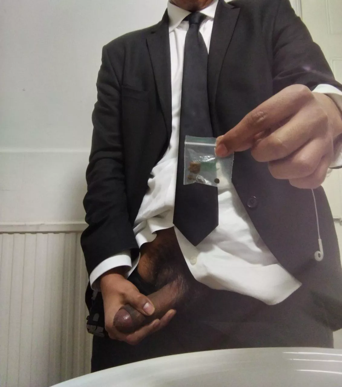 Wanna roll some hash? (M) posted by Safe_Librarian_4947