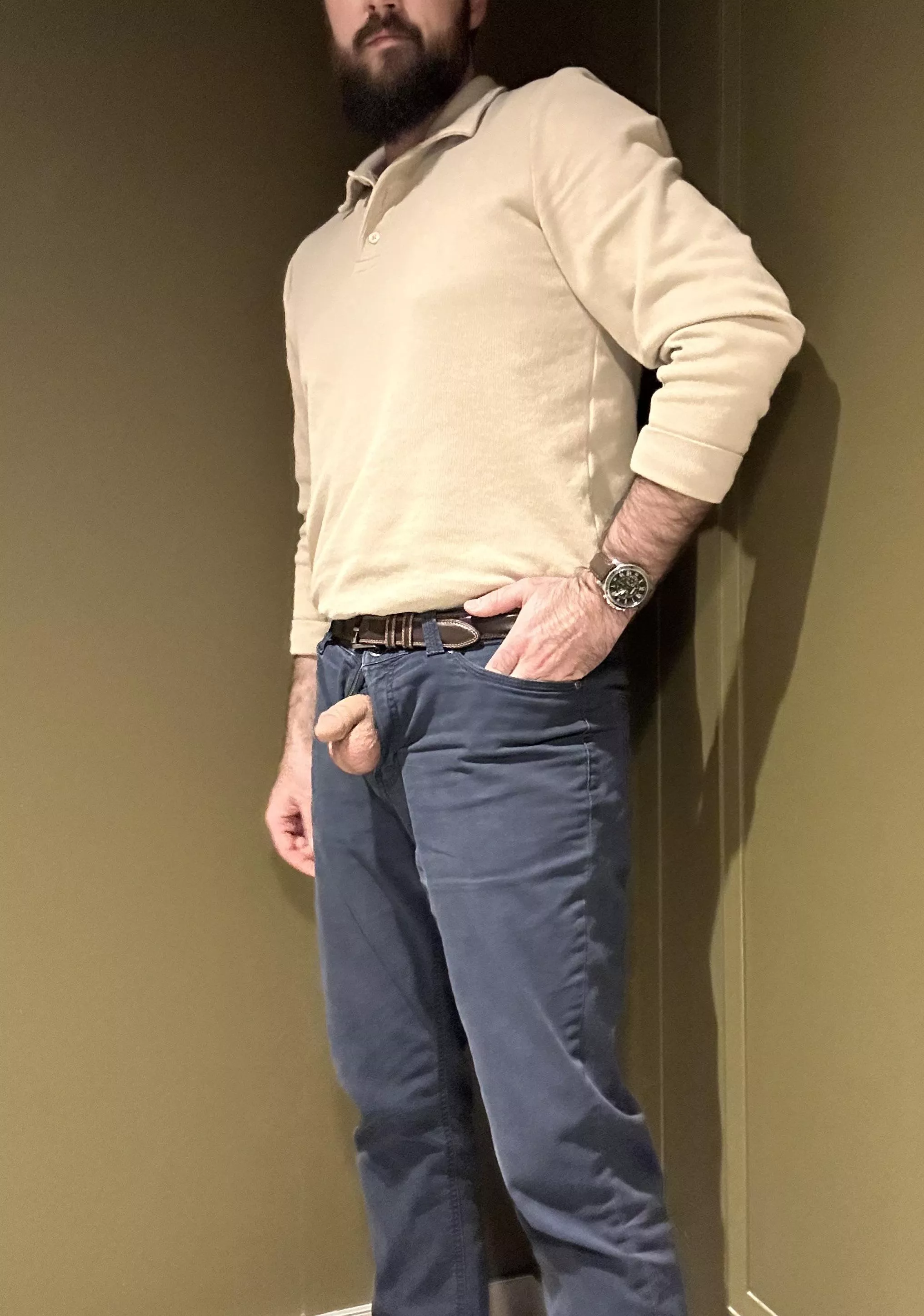 We’re at the bar, meet me in the bathroom posted by Foreign-Government17