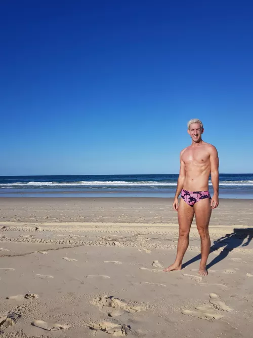 What's the first thing you notice about me? by Archerussy