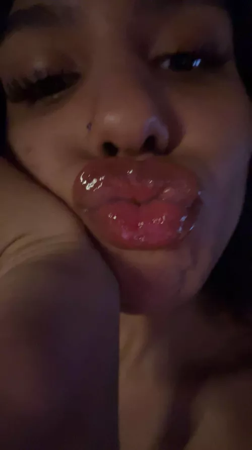 Who likes my lips? by SweetAriannaa