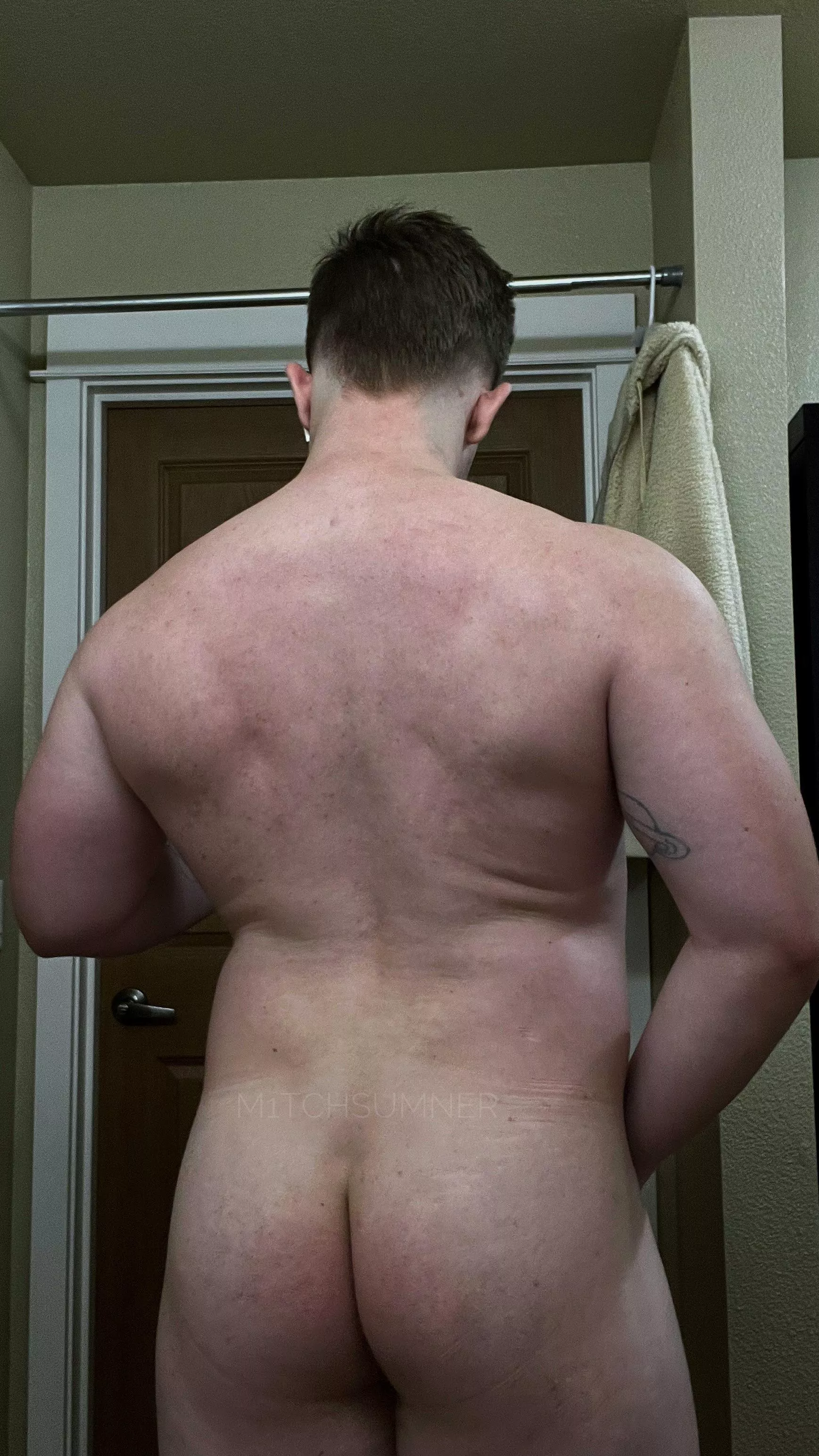 Would you mind putting some lotion on my back? posted by Twunktreats