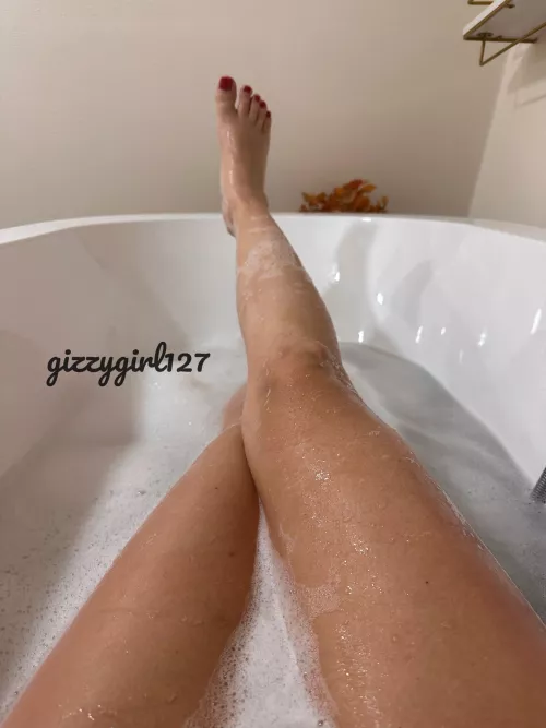 5’8 inches and all legs by Gizzygirl127