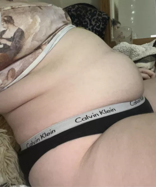 Already stuffed but need someone to push me to full gluttony 🐷😈 by Transformmeintoo