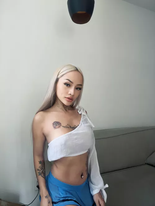Any of u dated a petite Asian girl with great tits? 😇 by xvinarose