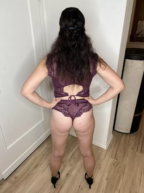 Are you into round asses by kinkywifey86