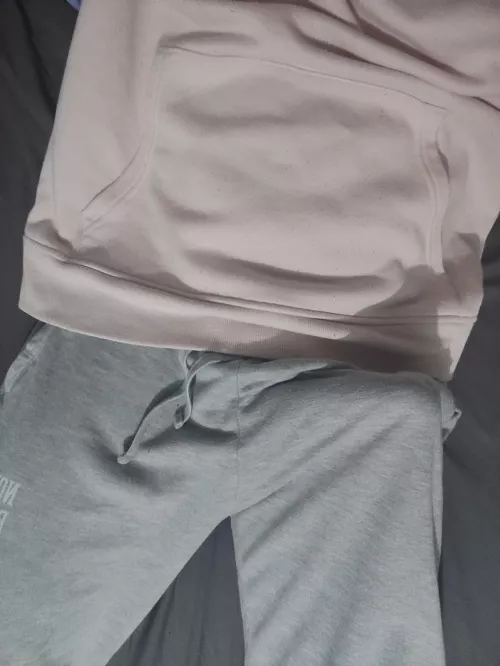 At least it's easy to grab from the pocket. DMs open by Sharp_Noise815