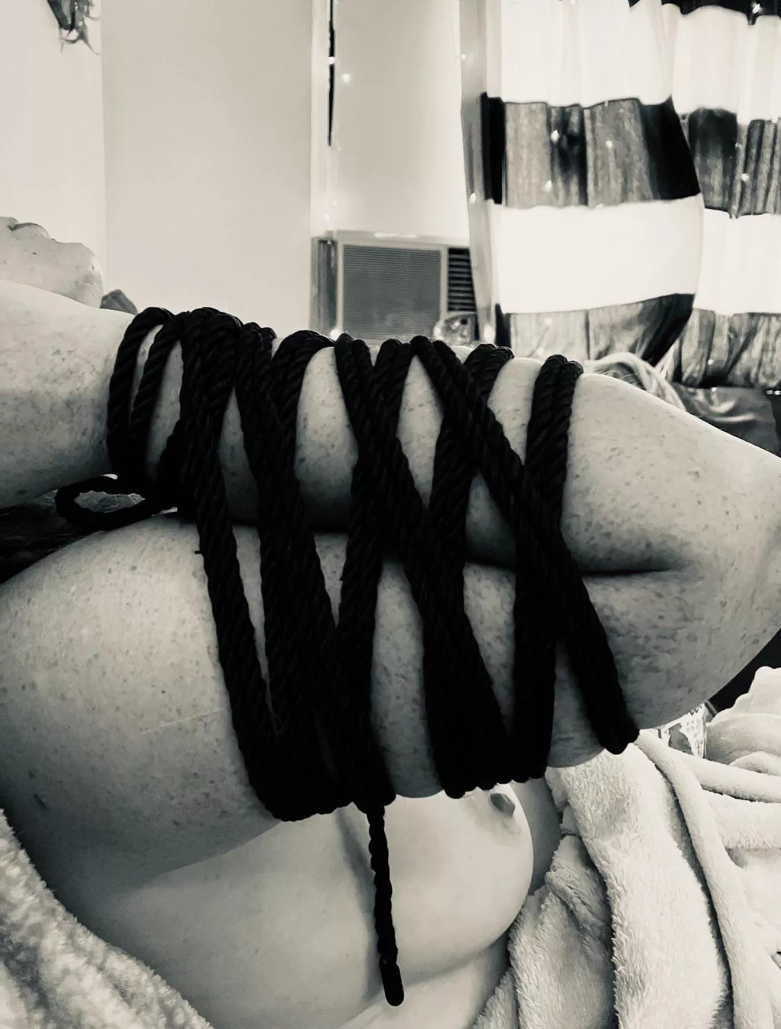 Beautiful arm tie posted by No-Ability4203