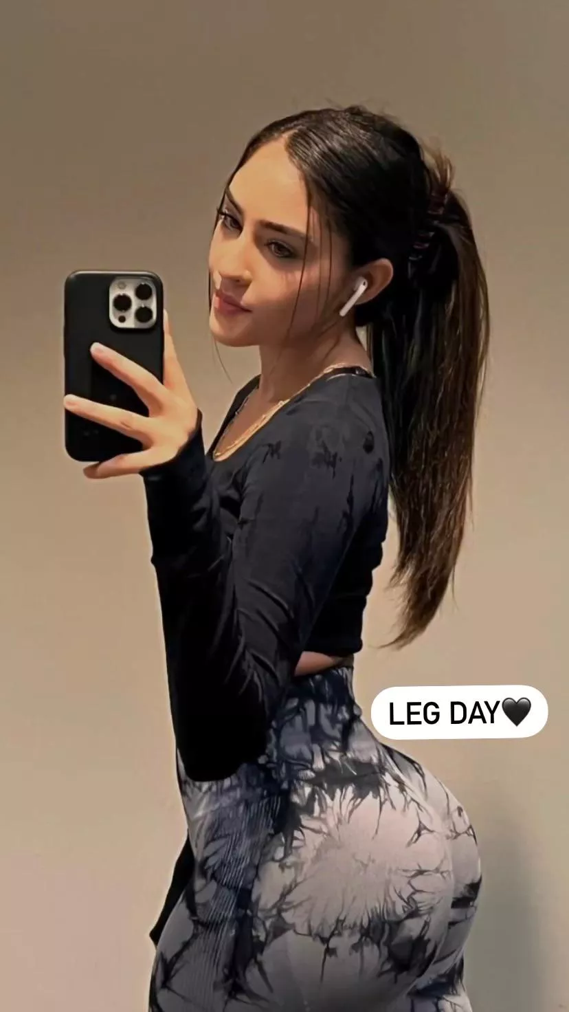 booty pump🖤 posted by Fast-Plum-8367