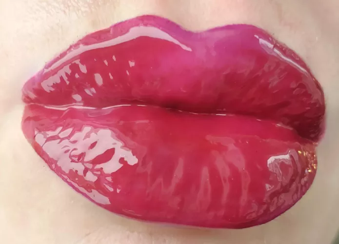 C'mere 😉 by luvtheselipz