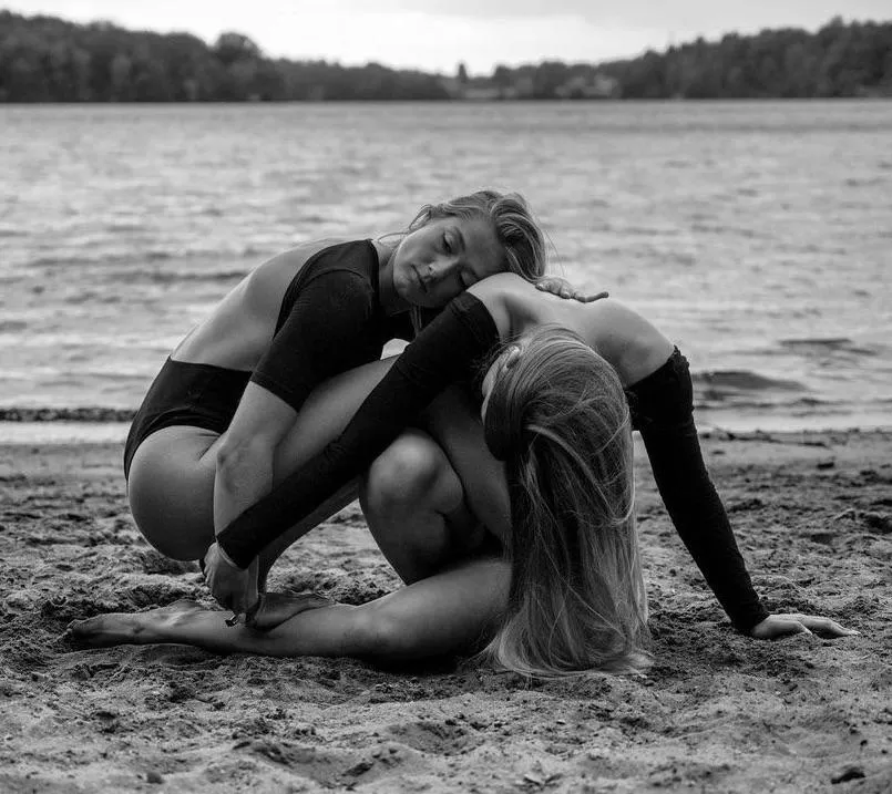 Cute surfers posted by greysliter