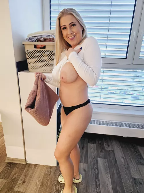 F37 single.... Yes or No by Kattie-Meluanie