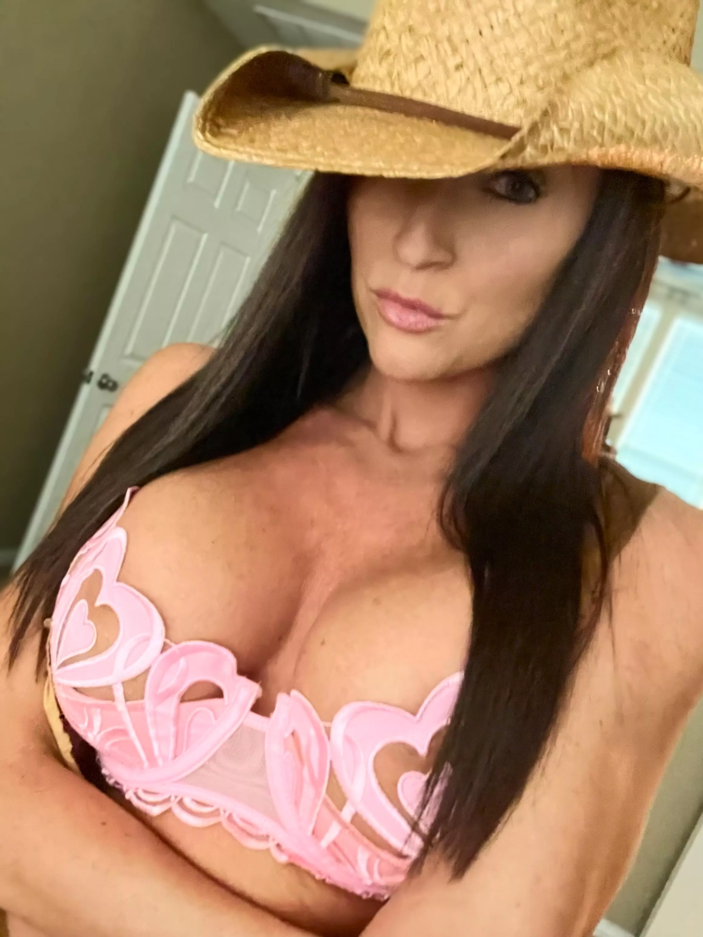 First timer here, my hat big enough. posted by Yvonne_Ellis